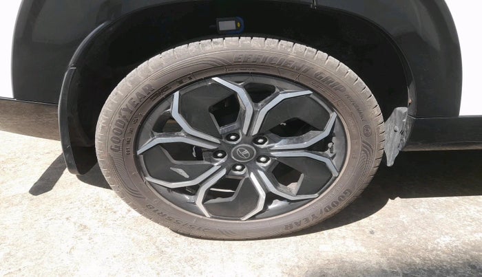 2024 Tata Curvv Accomplished S 1.2 Petrol 7DCA, Petrol, Automatic, 19,200 km, tyre