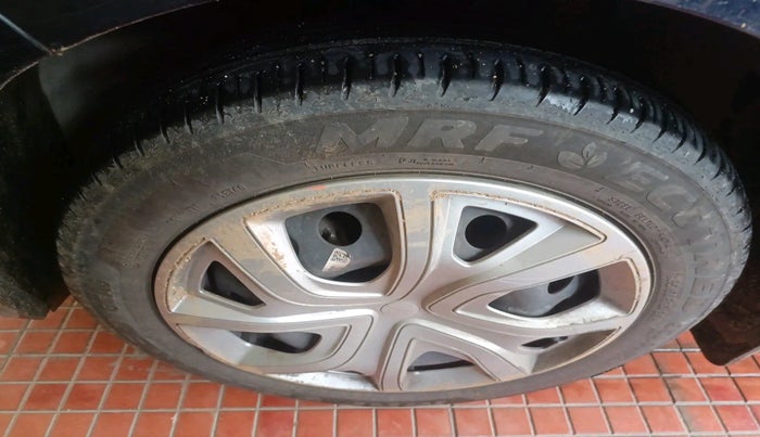 2024 Tata ALTROZ XTA, Petrol, Automatic, 13,797 km, tyre