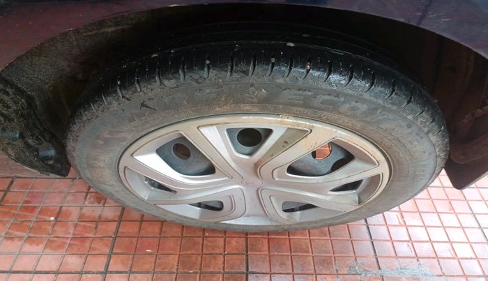 2024 Tata ALTROZ XTA, Petrol, Automatic, 13,797 km, tyre