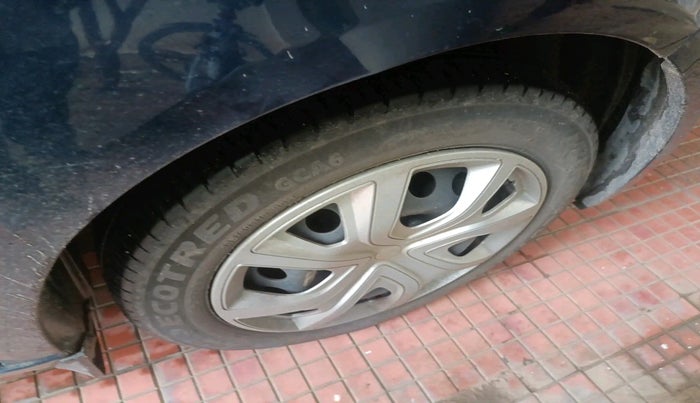 2024 Tata ALTROZ XTA, Petrol, Automatic, 13,797 km, tyre