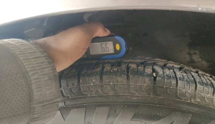 2013 Maruti Swift Dzire VDI, Diesel, Manual, 1,17,045 km, tyre