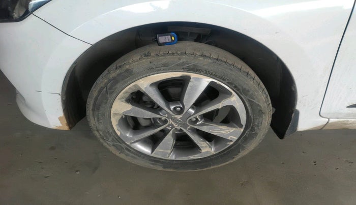2015 Hyundai Elite i20 ASTA 1.2, Petrol, Manual, 1,51,524 km, tyre