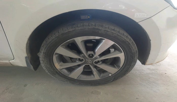 2015 Hyundai Elite i20 ASTA 1.2, Petrol, Manual, 1,51,524 km, tyre