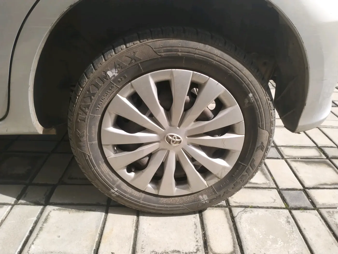 2014 Toyota Etios Liva G SP, Petrol, Manual, 74,299 km, tyre