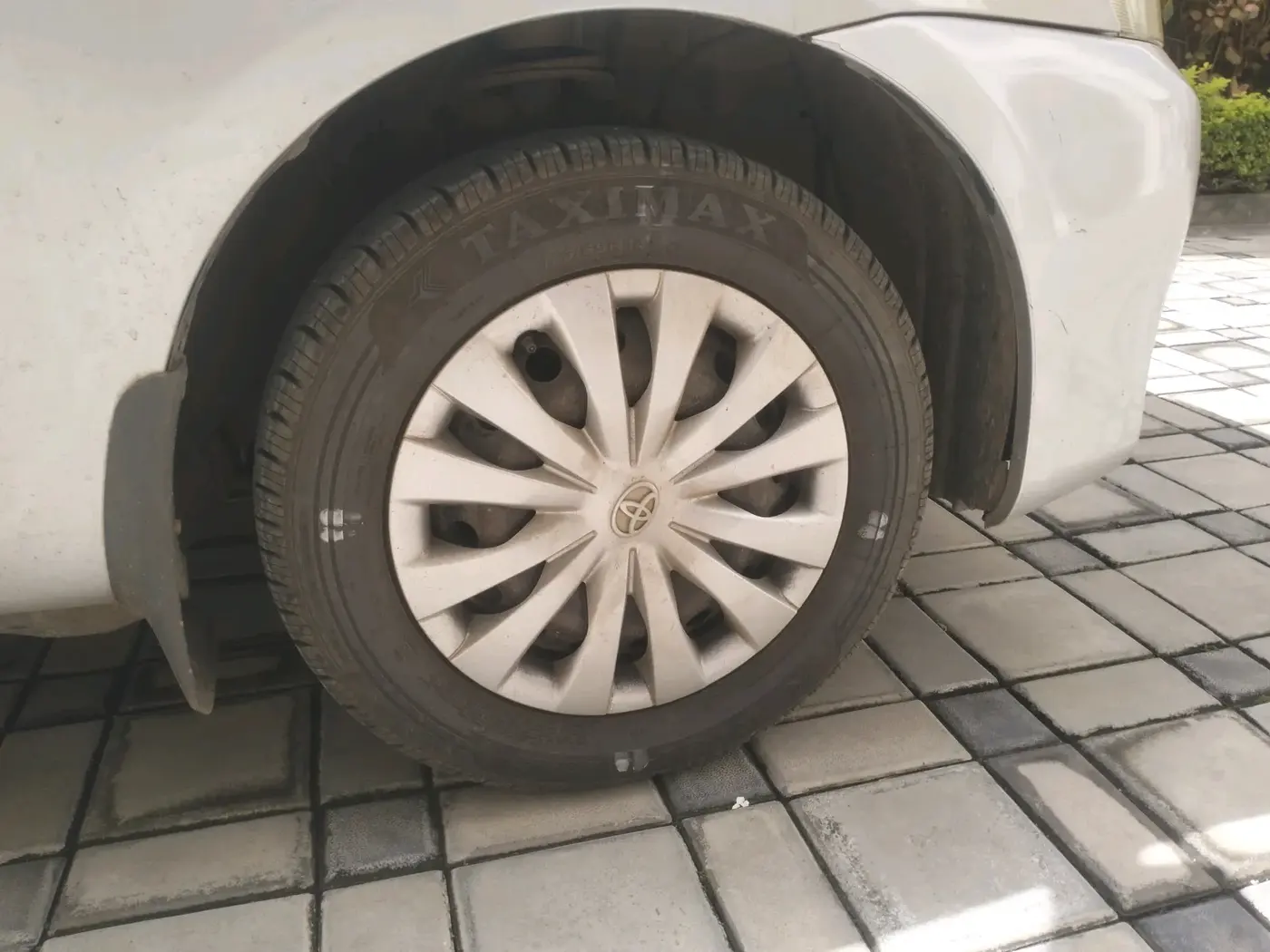 2014 Toyota Etios Liva G SP, Petrol, Manual, 74,299 km, tyre