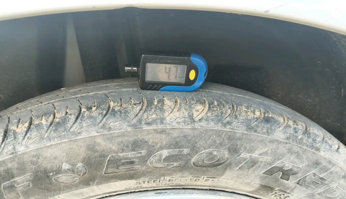 2024 Maruti Swift VXI CNG, Petrol, Manual, 25,214 km, tyre