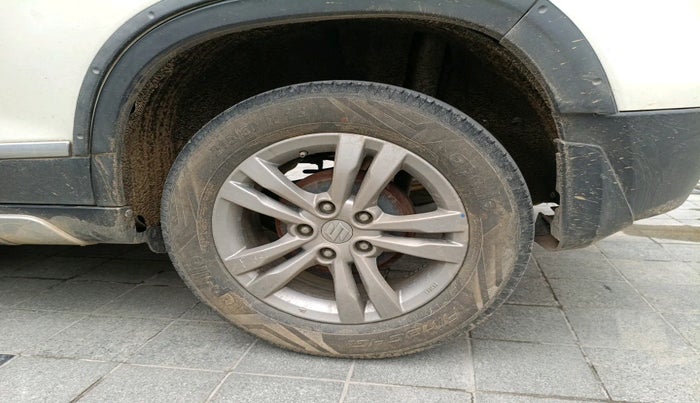 2017 Maruti Vitara Brezza ZDI, Diesel, Manual, 46,982 km, tyre