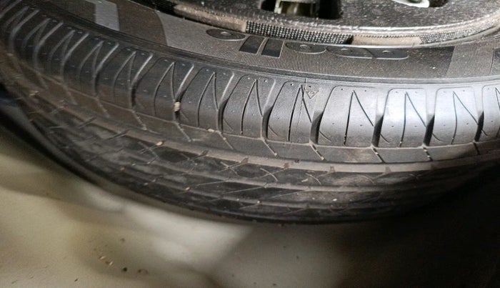 2017 Maruti Vitara Brezza ZDI, Diesel, Manual, 46,982 km, tyre