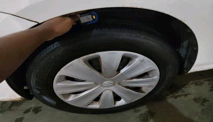 2015 Maruti Ertiga VXI CNG, Petrol, Manual, 3,14,854 km, tyre