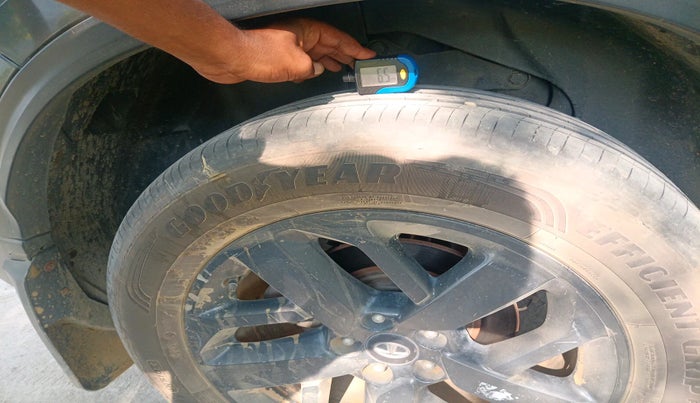 2022 Tata Safari XT PLUS, Diesel, Manual, 2,28,996 km, tyre