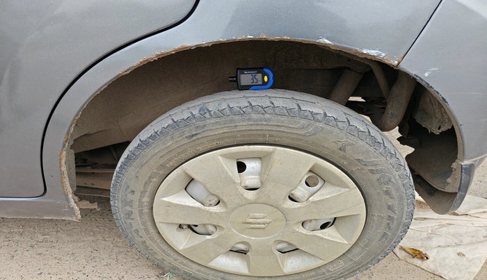 2015 Maruti Wagon R 1.0 LXI CNG, Petrol, Manual, 1,02,298 km, tyre