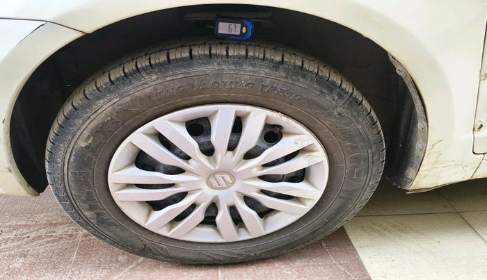 2010 Maruti Swift VXI, Petrol, Manual, 93,969 km, tyre