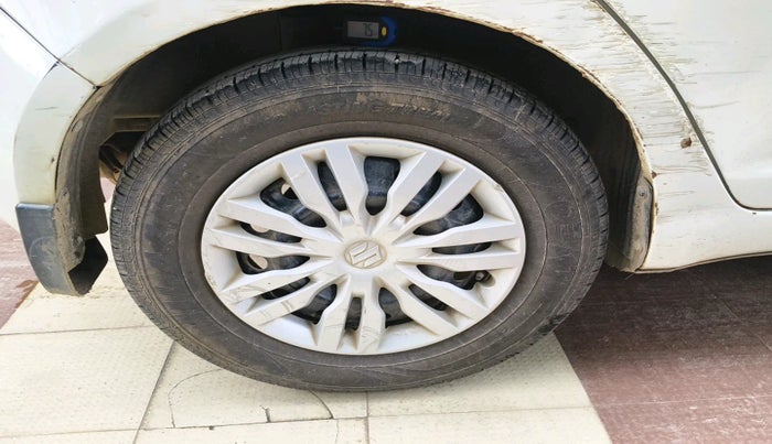 2010 Maruti Swift VXI, Petrol, Manual, 93,969 km, tyre