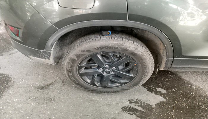 2021 Tata Safari XZA, Diesel, Automatic, 1,07,011 km, tyre