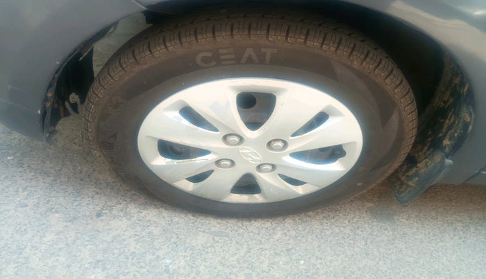 2011 Hyundai i10 MAGNA 1.2, Petrol, Manual, 1,76,701 km, tyre