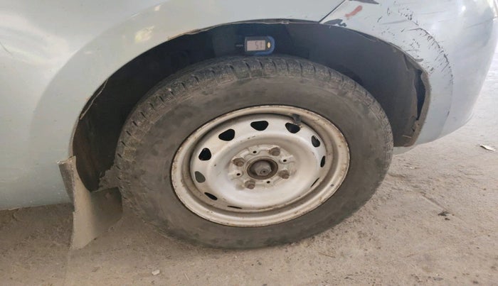 2010 Tata Indica Vista AURA SAFIRE, Petrol, Manual, 41,380 km, tyre