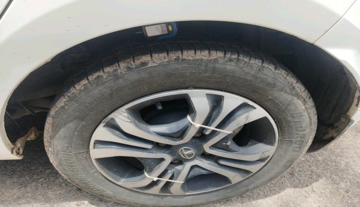 2021 Tata Tiago XZA PETROL, Petrol, Automatic, 1,26,450 km, tyre