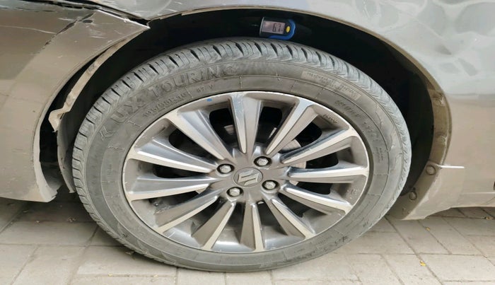 2019 Maruti Ciaz ALPHA 1.5 SHVS PETROL, Petrol, Manual, 96,191 km, tyre