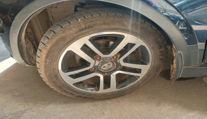 2018 Tata Hexa XTA 4X2 7 STR, Diesel, Automatic, 65,000 km, tyre