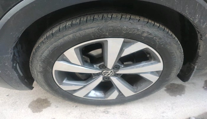 2021 Volkswagen TAIGUN TOPLINE 1.0 TSI AT, Petrol, Automatic, 28,805 km, tyre