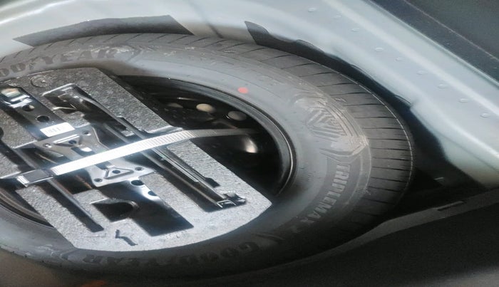 2021 Volkswagen TAIGUN TOPLINE 1.0 TSI AT, Petrol, Automatic, 28,805 km, tyre