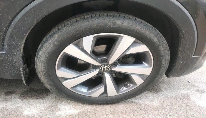 2021 Volkswagen TAIGUN TOPLINE 1.0 TSI AT, Petrol, Automatic, 28,805 km, tyre