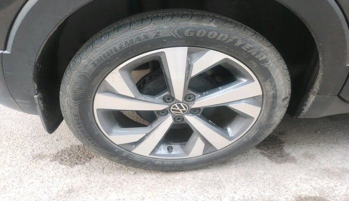 2021 Volkswagen TAIGUN TOPLINE 1.0 TSI AT, Petrol, Automatic, 28,805 km, tyre