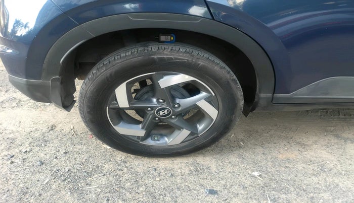 2021 Hyundai VENUE SX 1.0 TURBO, Petrol, Manual, 53,980 km, tyre