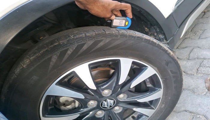 2020 Maruti S Cross ALPHA AT1.5, Petrol, Automatic, 30,250 km, tyre