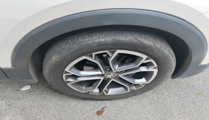 2022 Skoda KUSHAQ STYLE 1.0L TSI AT, Petrol, Automatic, 55,083 km, tyre