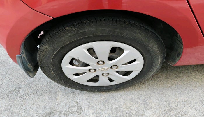 2011 Hyundai i10 SPORTZ 1.2, Petrol, Manual, 74,102 km, tyre