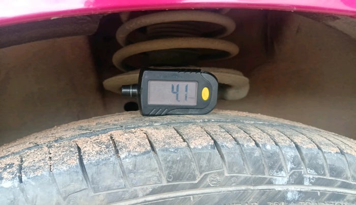 2012 Maruti Ritz VXI, Petrol, Manual, 60,059 km, tyre