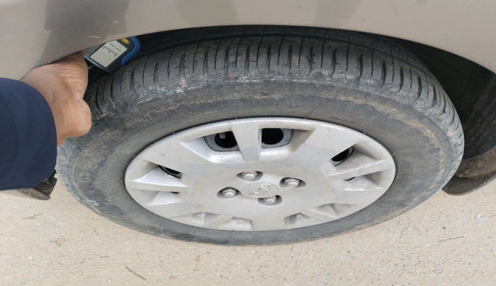 2012 Hyundai i20 MAGNA (O) 1.4 CRDI, Diesel, Manual, 1,06,498 km, tyre