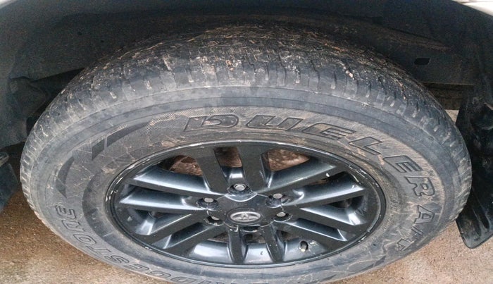 2015 Toyota Fortuner 3.0 4X2 AT, Diesel, Automatic, 1,36,616 km, tyre