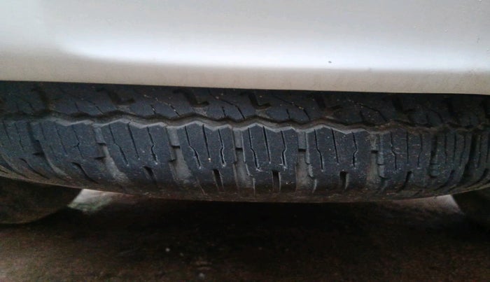 2015 Toyota Fortuner 3.0 4X2 AT, Diesel, Automatic, 1,36,616 km, tyre