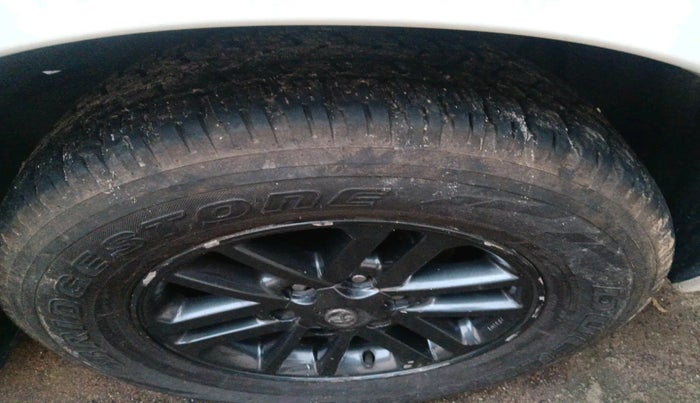 2015 Toyota Fortuner 3.0 4X2 AT, Diesel, Automatic, 1,36,616 km, tyre