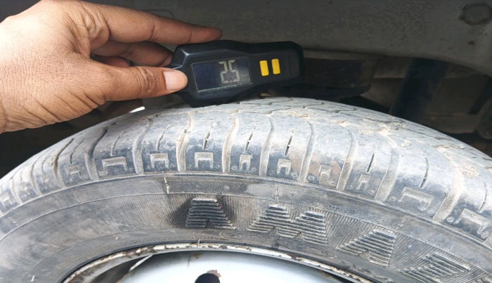 2010 Maruti Alto LXI, Petrol, Manual, 1,42,581 km, tyre
