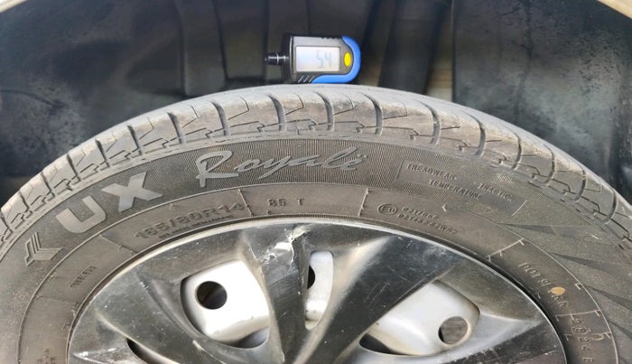 2021 Maruti Swift LXI, Petrol, Manual, 40,099 km, tyre