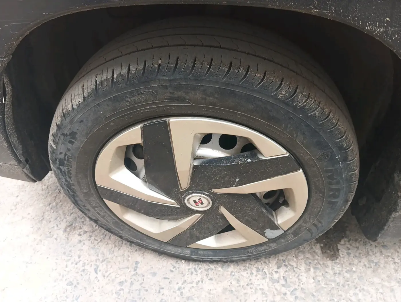 2016 Maruti Vitara Brezza LDI, Diesel, Manual, 1,22,907 km, tyre