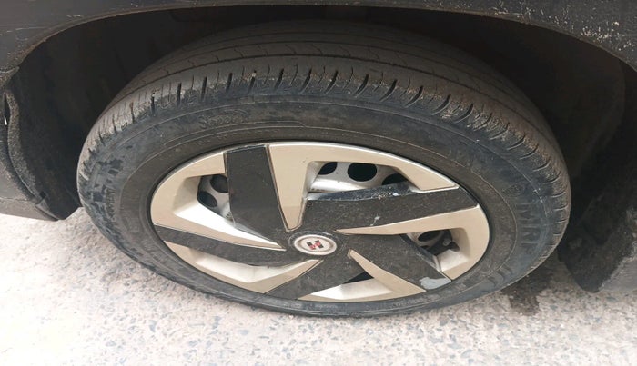 2016 Maruti Vitara Brezza LDI, Diesel, Manual, 1,22,907 km, tyre