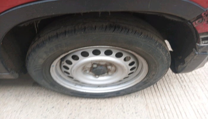 2016 Maruti Vitara Brezza LDI, Diesel, Manual, 1,22,907 km, tyre