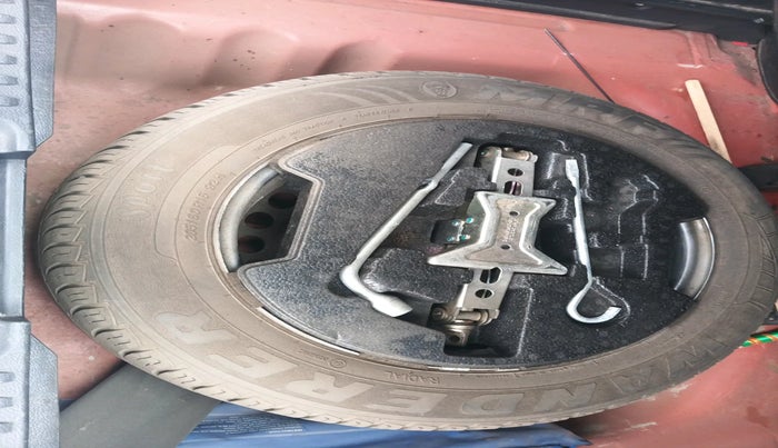 2016 Maruti Vitara Brezza LDI, Diesel, Manual, 1,22,907 km, tyre