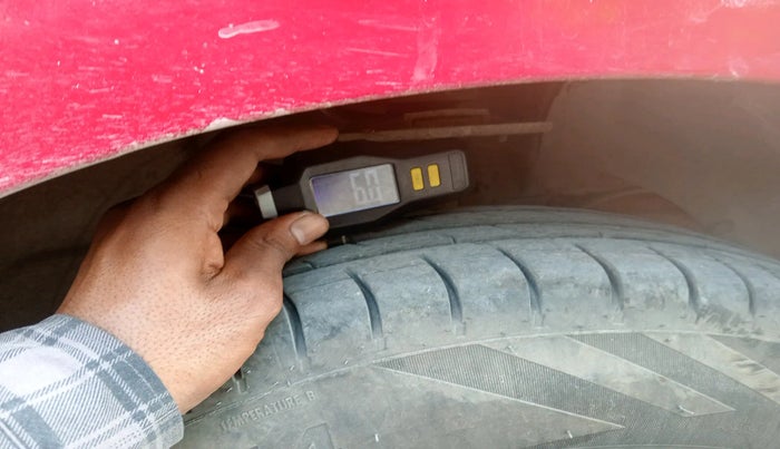 2020 Maruti Swift VXI, Petrol, Manual, 64,647 km, tyre