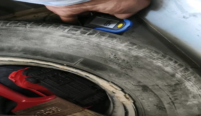 2013 Hyundai i10 MAGNA 1.1, Petrol, Manual, 58,954 km, tyre