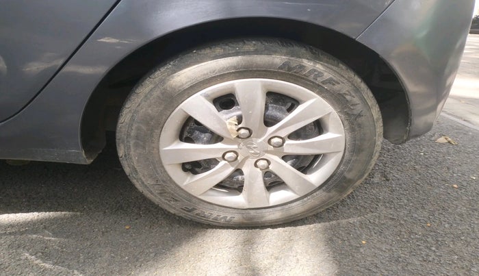 2011 Hyundai Eon MAGNA, Petrol, Manual, 98,553 km, tyre