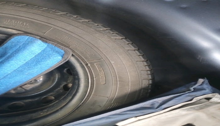 2011 Hyundai Eon MAGNA, Petrol, Manual, 98,553 km, tyre