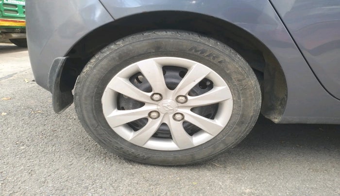 2011 Hyundai Eon MAGNA, Petrol, Manual, 98,553 km, tyre