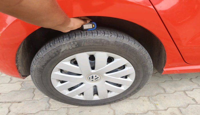 2014 Volkswagen Polo COMFORTLINE 1.2L, Petrol, Manual, 86,488 km, tyre