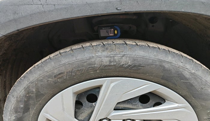 2021 Hyundai Creta EX 1.5 DIESEL, Diesel, Manual, 1,99,254 km, tyre