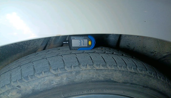 2010 Honda City 1.5L I-VTEC V MT, Petrol, Manual, 1,60,776 km, tyre